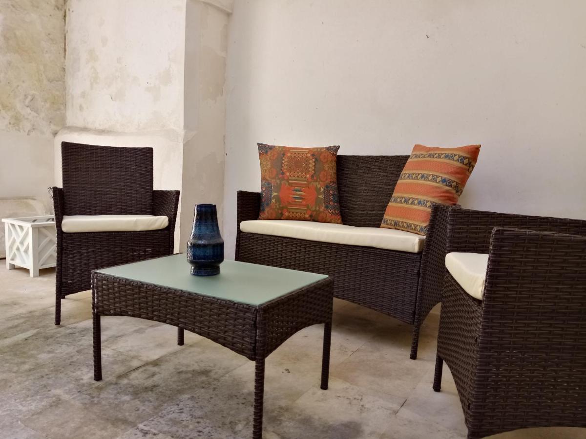 Bed and Breakfast Dimora Storica Le Perle Lecce Exterior foto